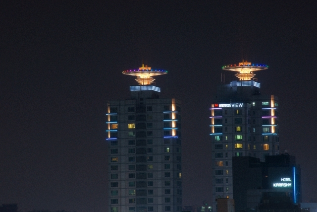 ▲ 교통, 전기, 통신, 안내, 안전 시설물의 상호 관계를 꼼꼼히 검토하고 서로 연계하여 적절히 단순하게 만들어주는 새로운 접근이 필요하다. 도시 공간의 과다한 욕구를 관계성으로 통합하는 새로운 기준이 필요하다. ⓒ전재원 