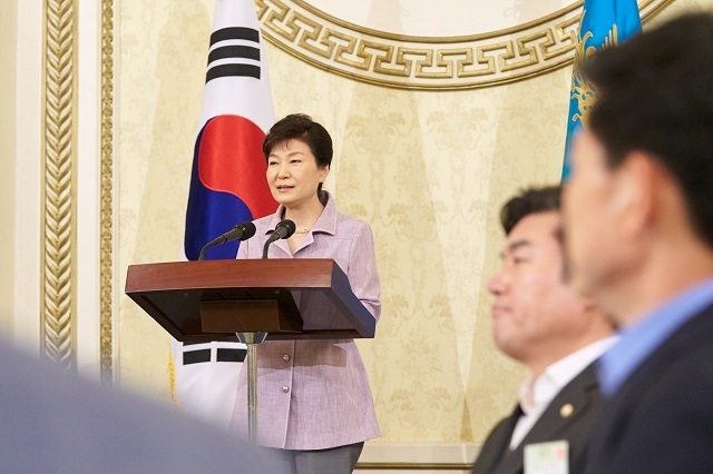 ▲새누라당 국회의원 초청 오찬에서 박근혜 대통령이 발언하고 있다. ⓒ청와대