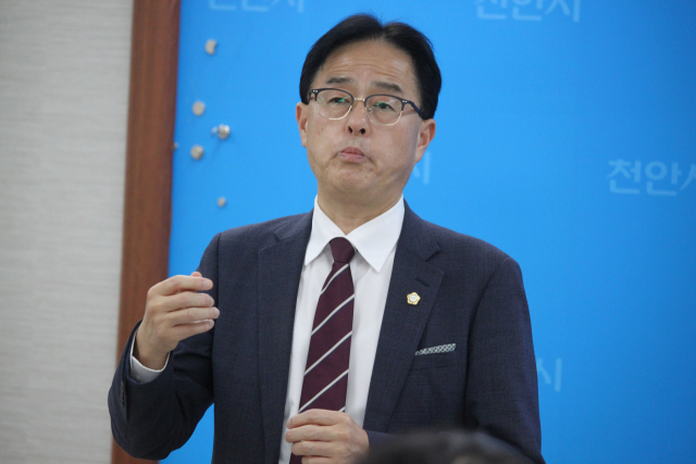 천안 성성호수공원 로컬푸드 직매장 건립 논란...시의원·농민단체 충돌 - 뉴스 썸네일 이미지
